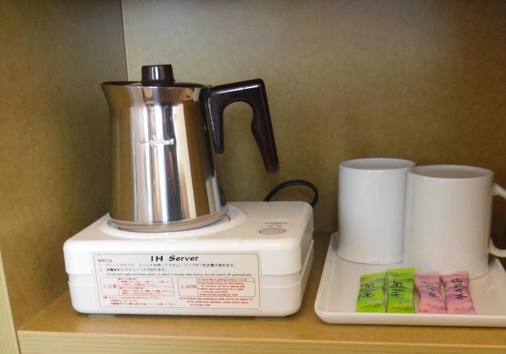 Toyoko Inn Tokyo Shinagawa-Eki Takanawa-Guchi Buitenkant foto