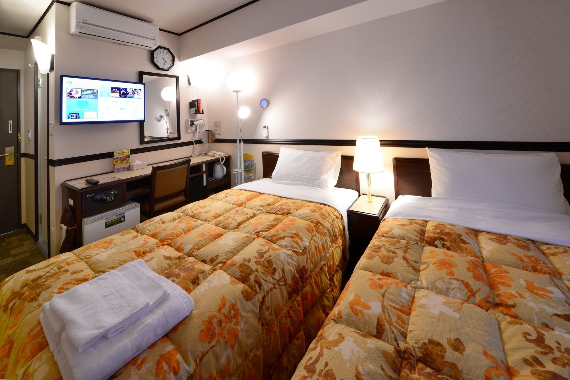 Toyoko Inn Tokyo Shinagawa-Eki Takanawa-Guchi Buitenkant foto